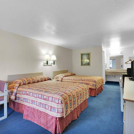 Knights Inn Jacksonville At Dix Ellis Trail Extérieur photo